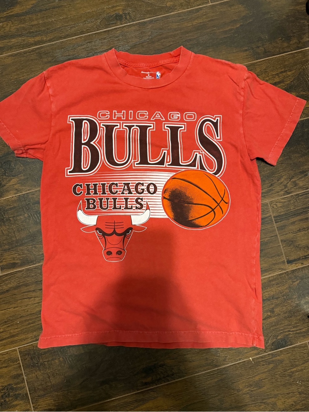 Chicago Bulls Red Graphic Tee A&F